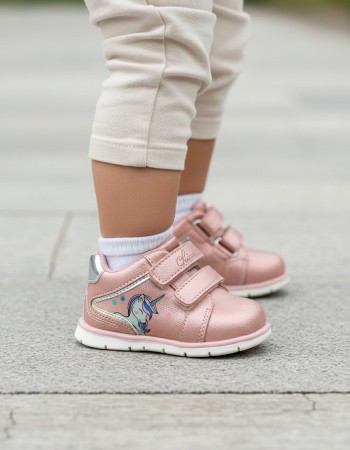 Бебешки розови кецове Chicco